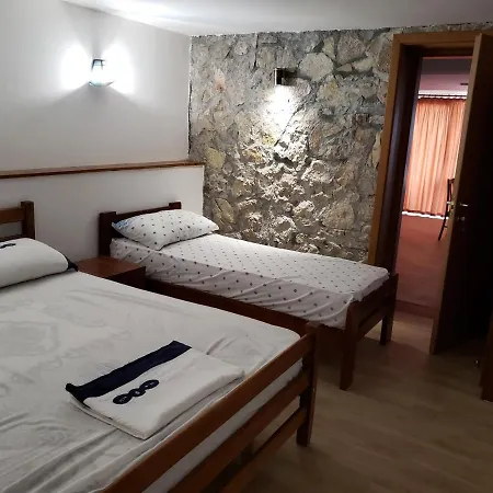 Apartament Brifs