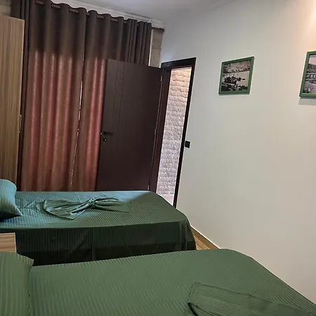 Brifs Apartment *