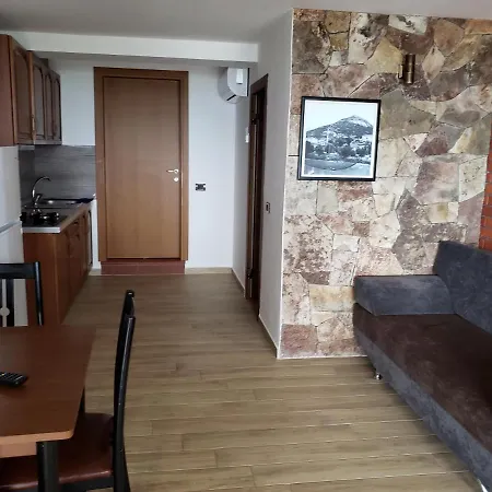 Brifs Apartment
